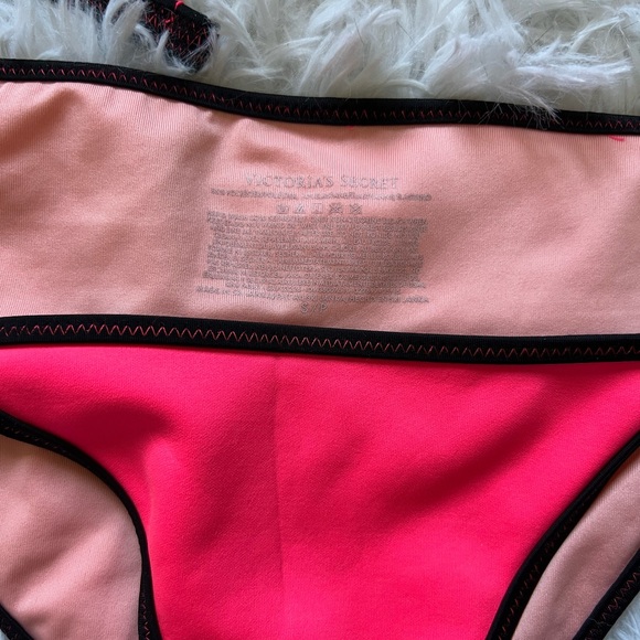 Victoria’s Secret string bikini - Picture 3 of 3